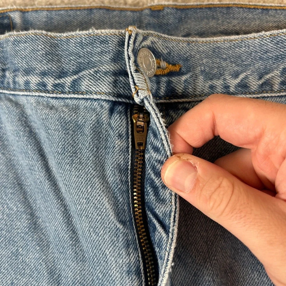 Vintage Levis 550 Relaxed Fit Jeans Mens 36x30 Light Wash Blue Tapered Leg Denim